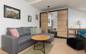Family Apartment In Warsaw With 3 Bedrooms & Ac Near Metro Stoklosy By Noclegi Renters